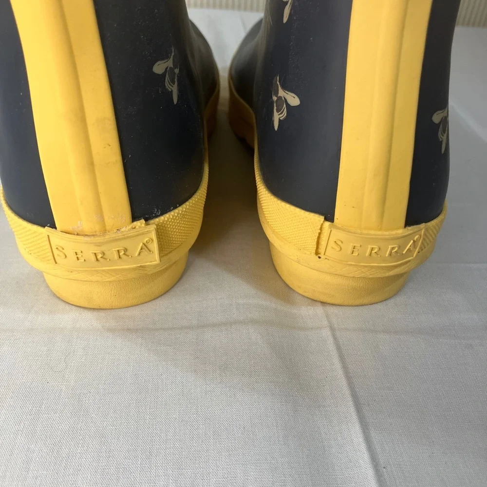 Serra Womens Navy Blue Yellow Bumble Bee Tall Rain Boots Size 7 Item 54115